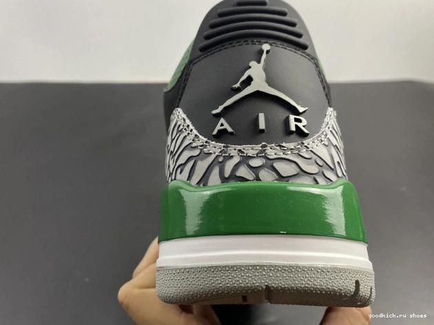 CT8532-030 Green Pine 3 Jordan Air 0813